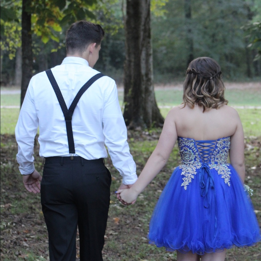 Formal dress - Picture 3 of 3